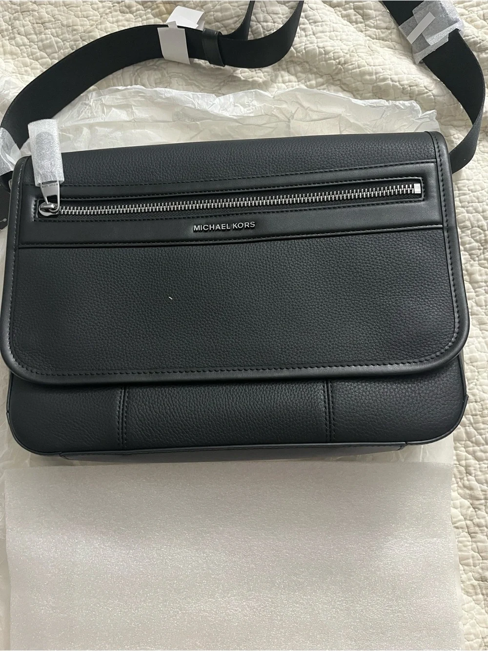 The perfect everyday luxury bag! Michael kors  Completely BRAND NEW